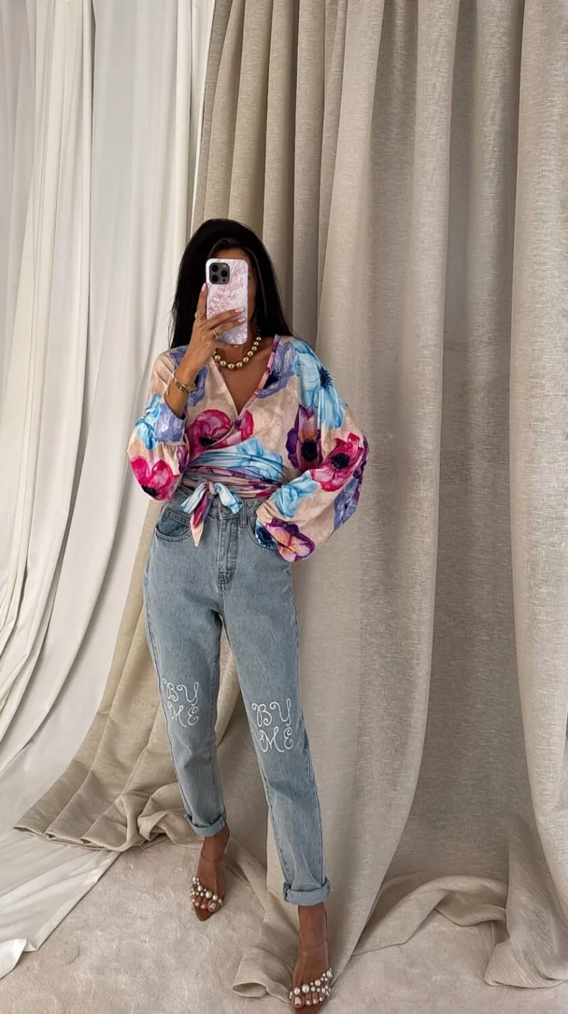 bluzka zakładana w kwiaty kaira