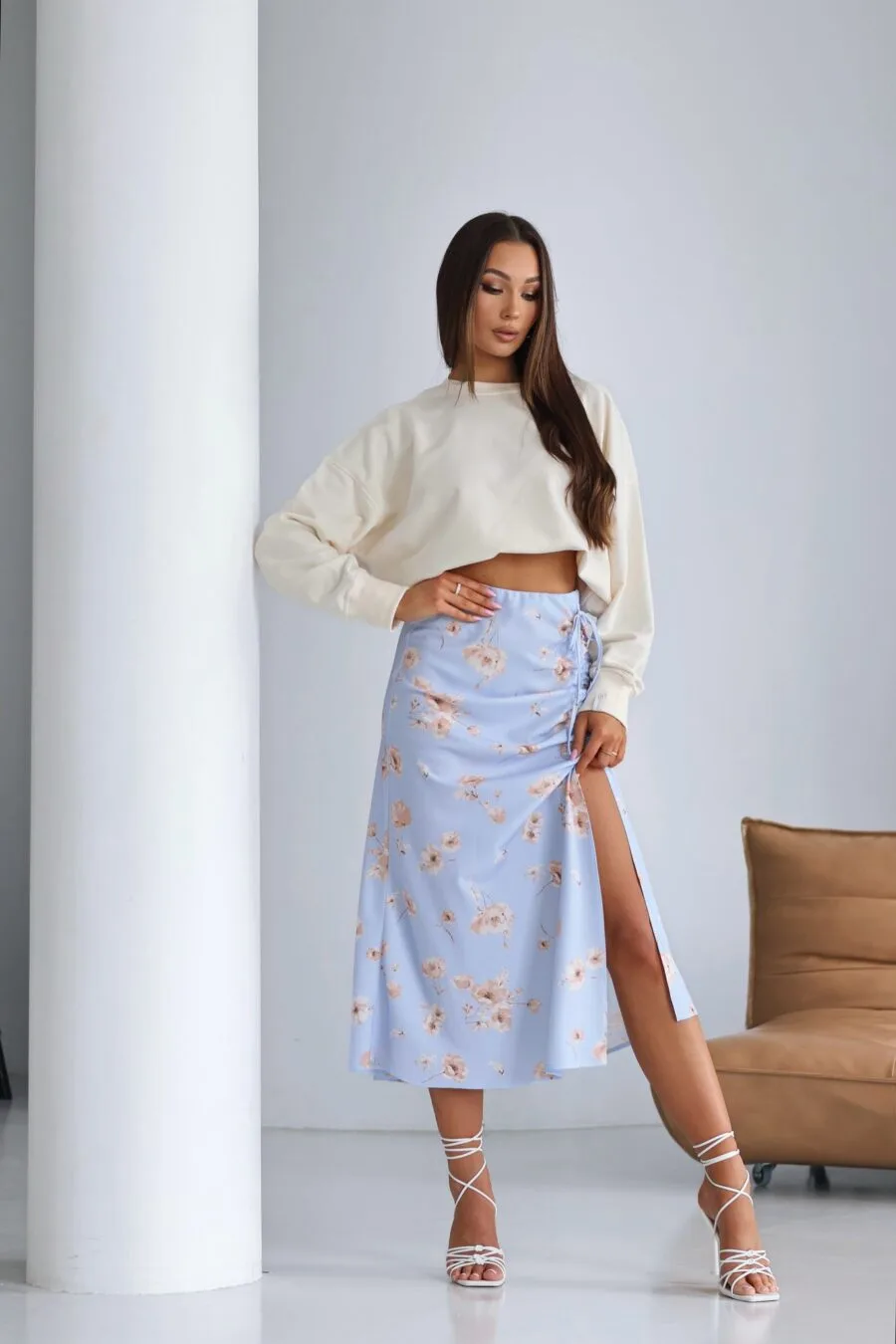 spódnica błękitna w kwiaty luna