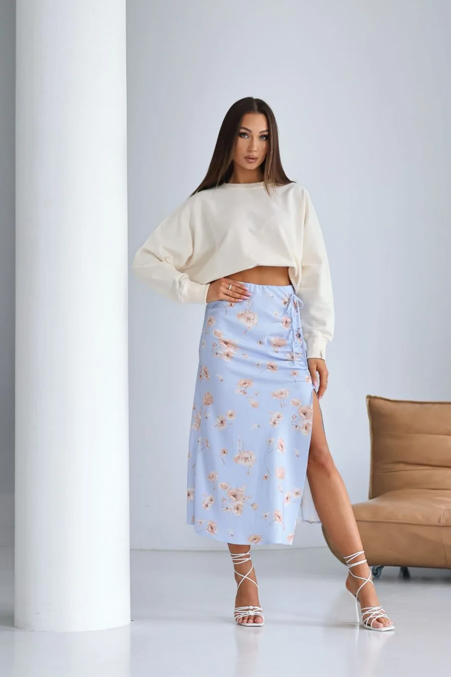 spódnica błękitna w kwiaty luna