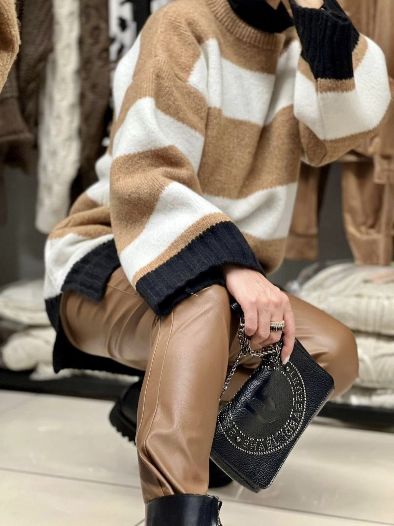 sweter w paski karmelowy honey