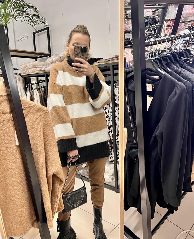 sweter w paski karmelowy honey