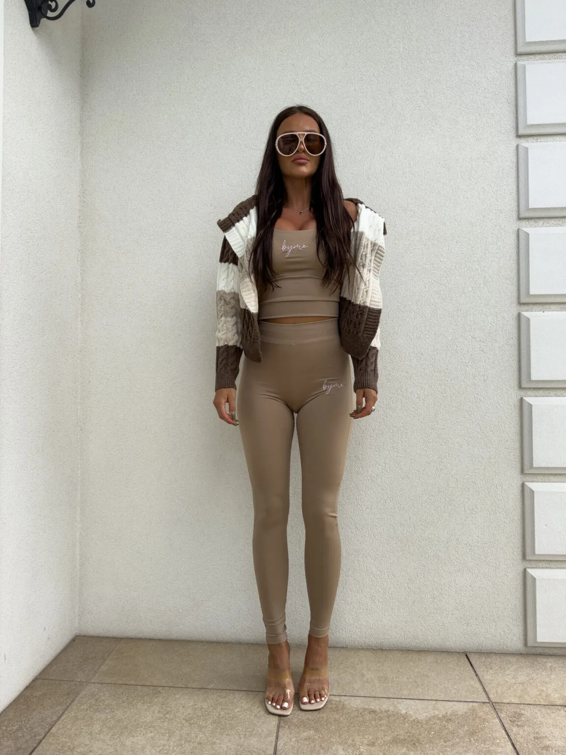 sweter z kapturem by me beżowy