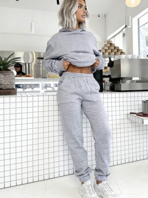 wygodny komplet dresowy damski z kapturem