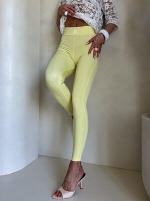 legginsy z wysokim stanem bananowe