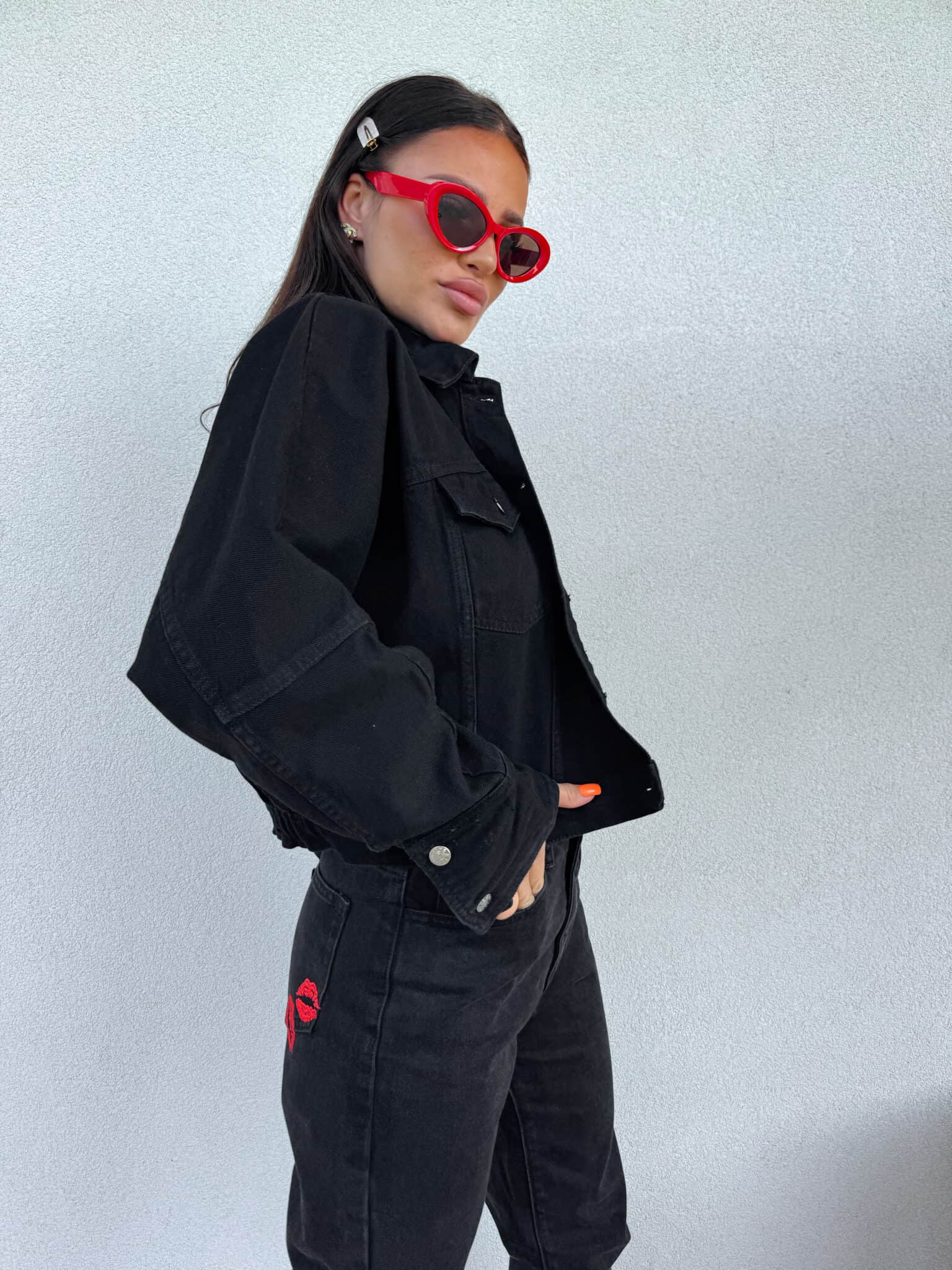 Jeansy mom fit By Me KISS - czarne - obrazek 2