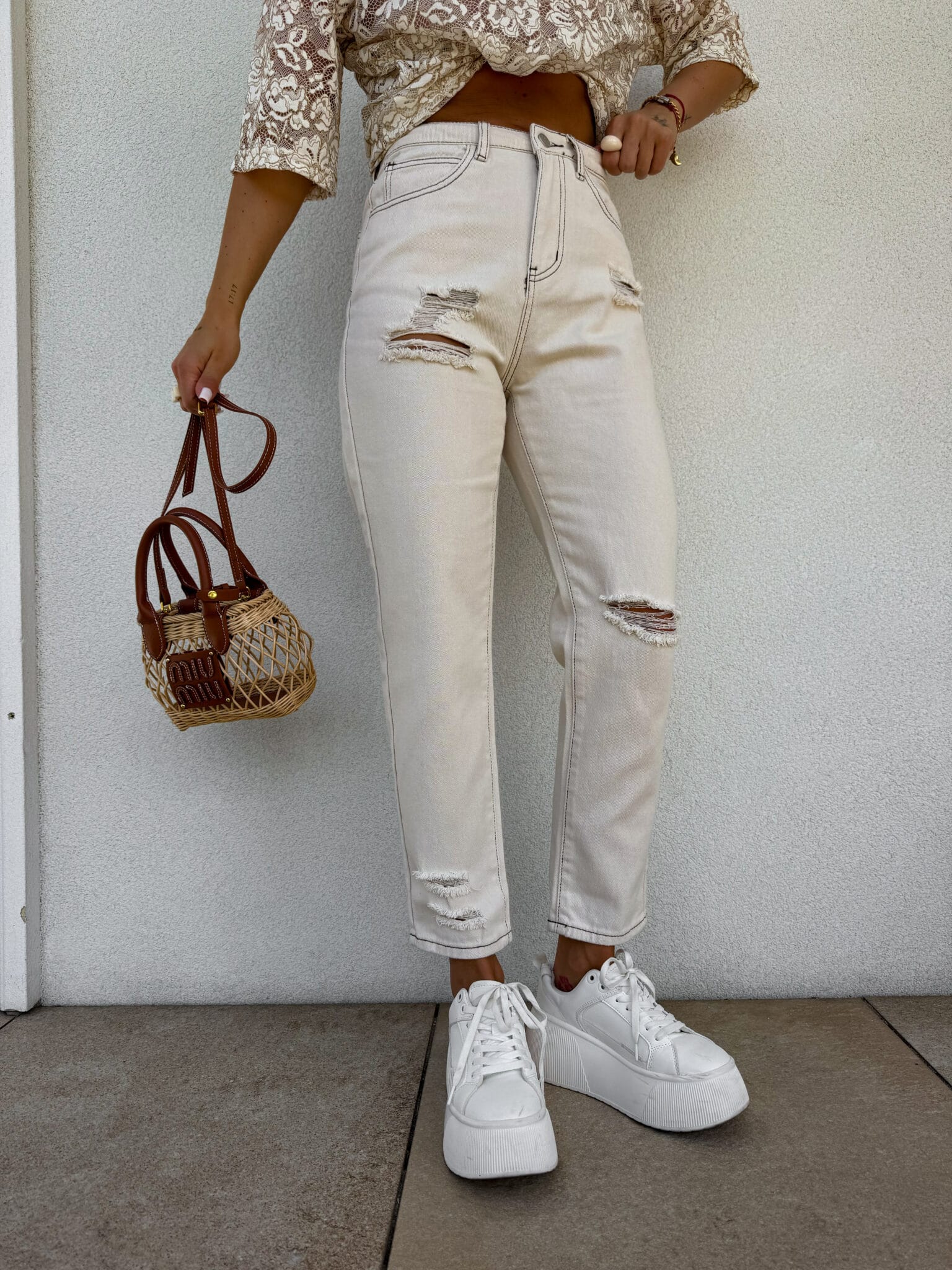 Jeansy mom fit By Me Premium - beżowe - obrazek 2